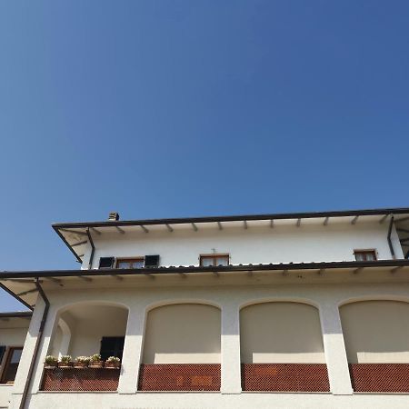 Villa Flora Affittacamere Luni ภายนอก รูปภาพ