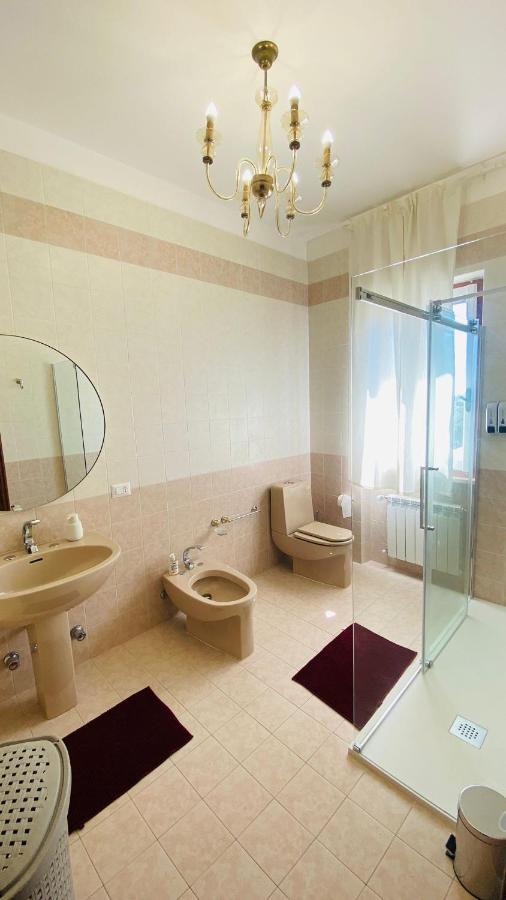Villa Flora Affittacamere Luni ภายนอก รูปภาพ