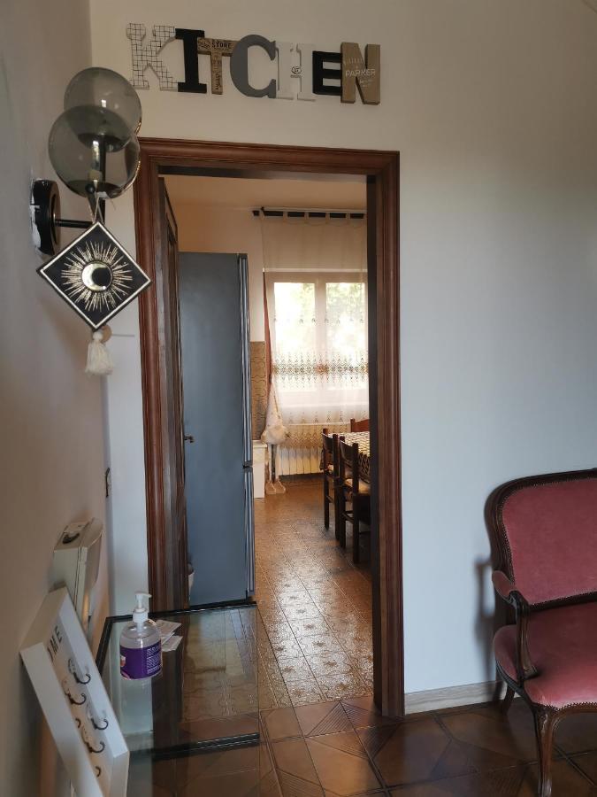 Villa Flora Affittacamere Luni ภายนอก รูปภาพ