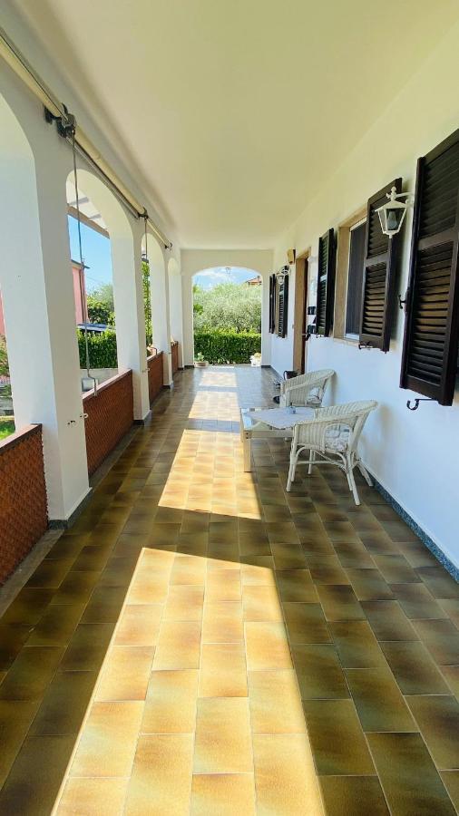 Villa Flora Affittacamere Luni ภายนอก รูปภาพ